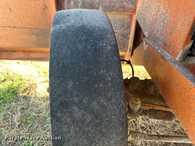 image for item EJ8622 Etnyre chip spreader