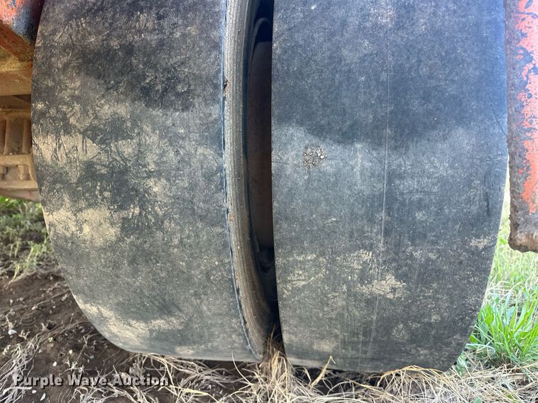 image for item EJ8622 Etnyre chip spreader