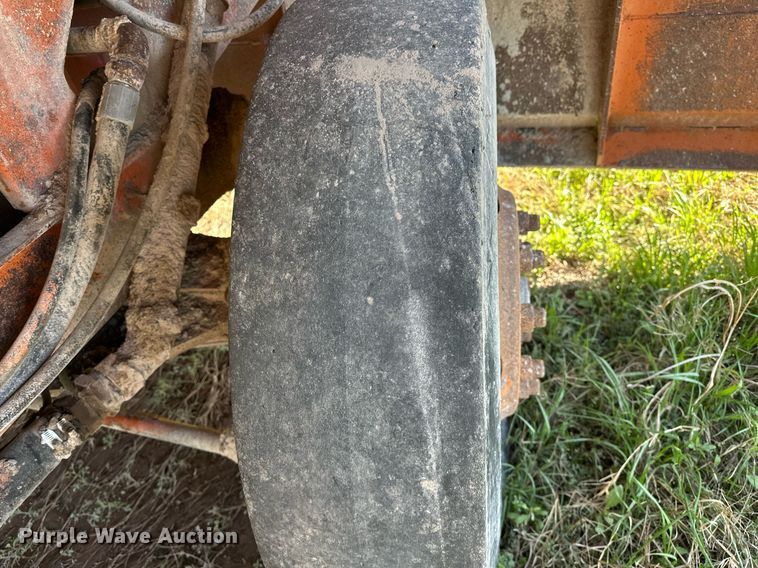 image for item EJ8622 Etnyre chip spreader