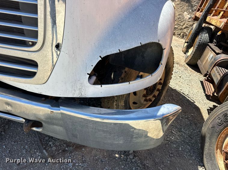 image for item EK0543 2006 Freightliner Business Class M2 semi truck