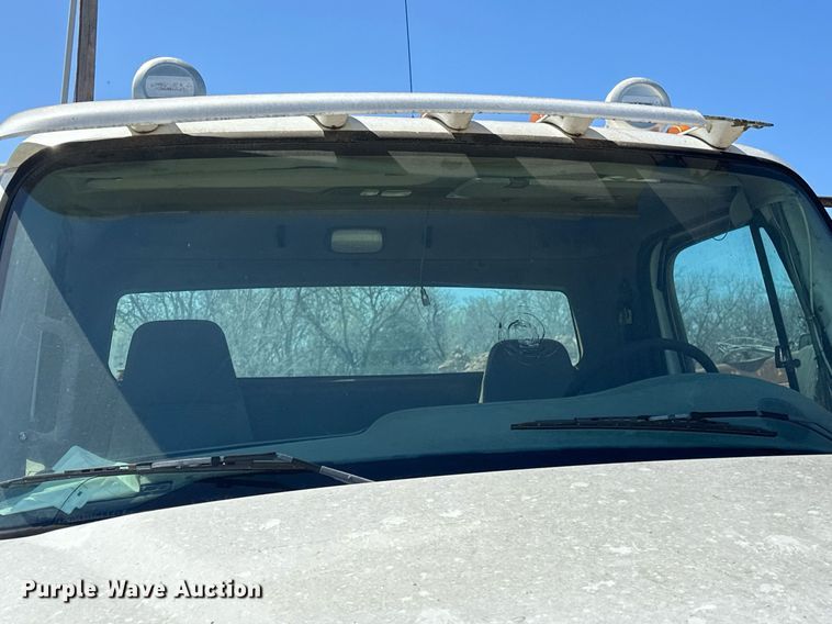 image for item EK0543 2006 Freightliner Business Class M2 semi truck