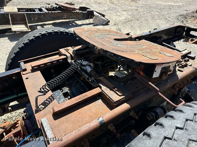 image for item EK0543 2006 Freightliner Business Class M2 semi truck