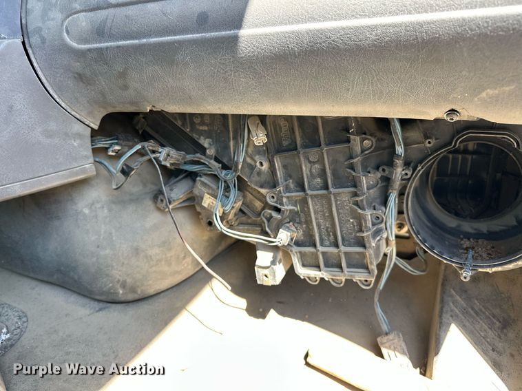 image for item EK0543 2006 Freightliner Business Class M2 semi truck