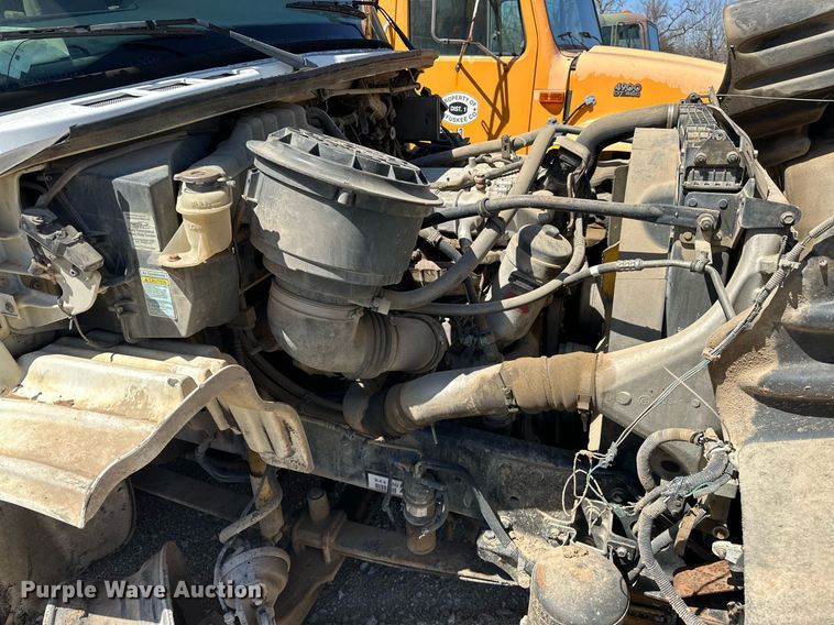 image for item EK0543 2006 Freightliner Business Class M2 semi truck