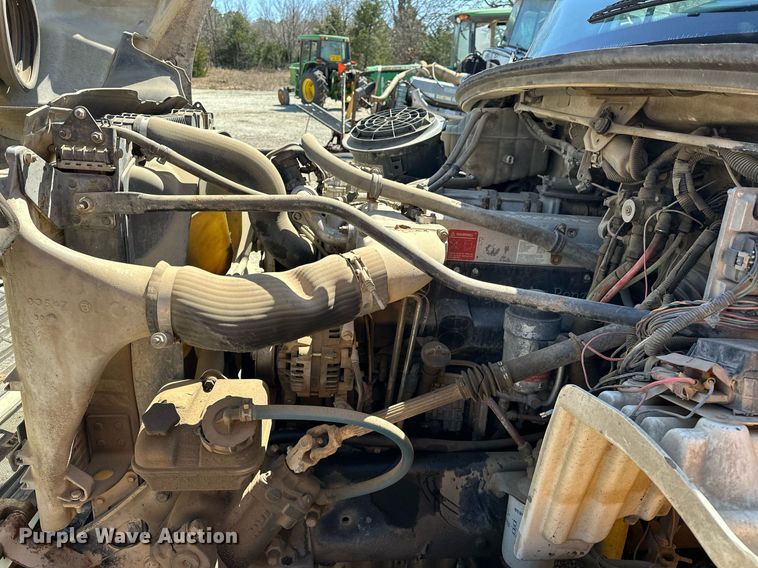 image for item EK0543 2006 Freightliner Business Class M2 semi truck