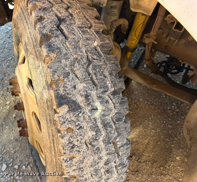 image for item EK0543 2006 Freightliner Business Class M2 semi truck