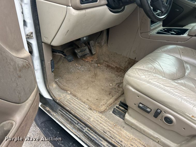 image for item EK2810 2003 Chevrolet Tahoe SUV