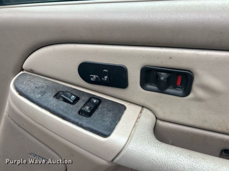 image for item EK2810 2003 Chevrolet Tahoe SUV