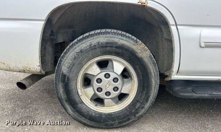 image for item EK2810 2003 Chevrolet Tahoe SUV