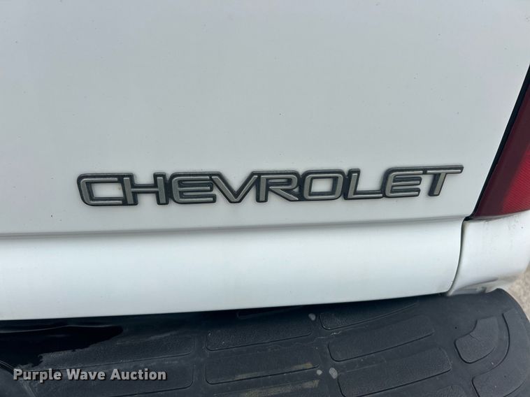 image for item EK2810 2003 Chevrolet Tahoe SUV