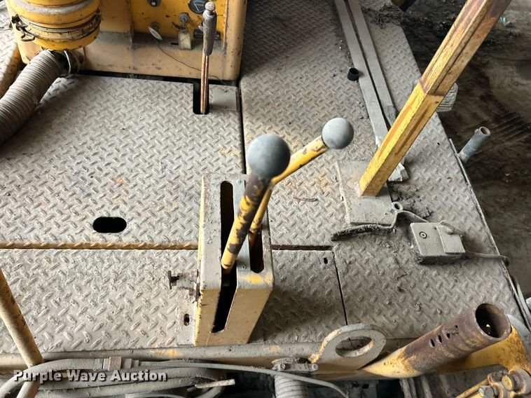 image for item EK2812 Blew-Knox PF-35 paver