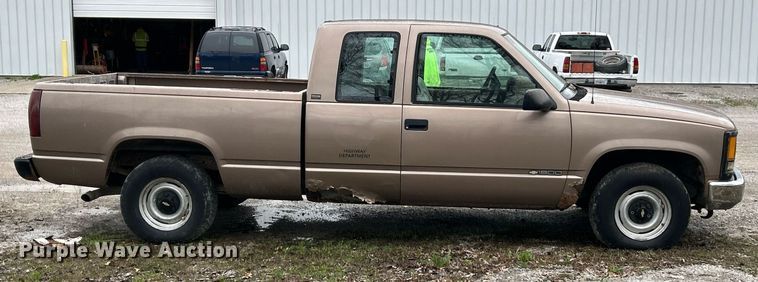 image for item EK2815 1995 Chevrolet Cheyenne 1500 Ext. Cab pickup truck