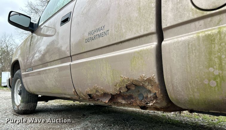 image for item EK2815 1995 Chevrolet Cheyenne 1500 Ext. Cab pickup truck