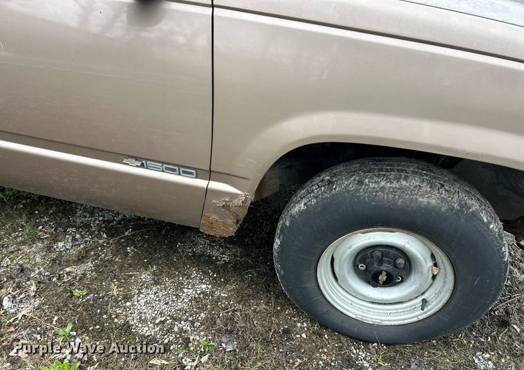 image for item EK2815 1995 Chevrolet Cheyenne 1500 Ext. Cab pickup truck