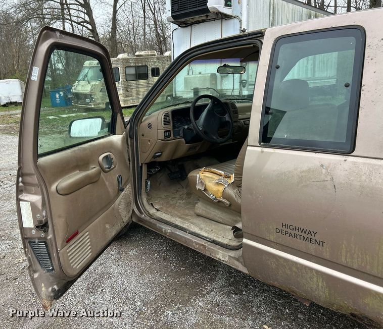 image for item EK2815 1995 Chevrolet Cheyenne 1500 Ext. Cab pickup truck