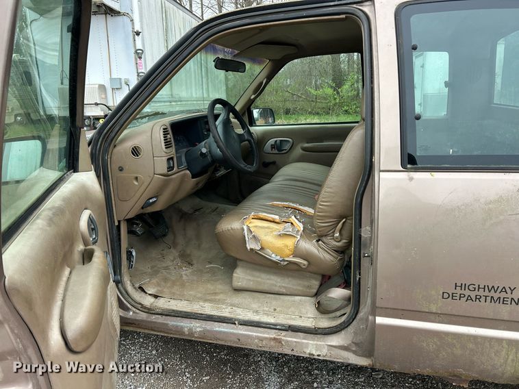 image for item EK2815 1995 Chevrolet Cheyenne 1500 Ext. Cab pickup truck