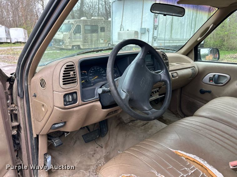 image for item EK2815 1995 Chevrolet Cheyenne 1500 Ext. Cab pickup truck