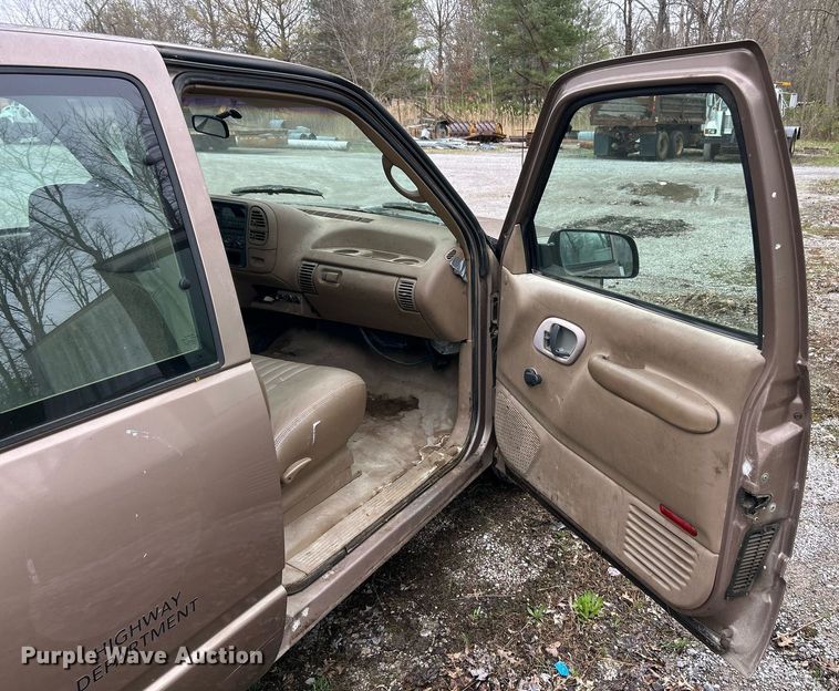 image for item EK2815 1995 Chevrolet Cheyenne 1500 Ext. Cab pickup truck