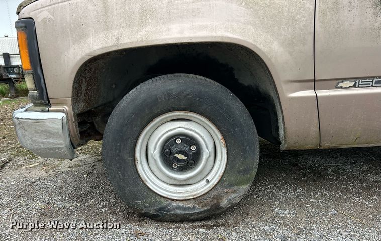 image for item EK2815 1995 Chevrolet Cheyenne 1500 Ext. Cab pickup truck