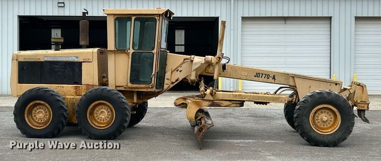 image for item EK2816 1979 John Deere 770-A motor grader
