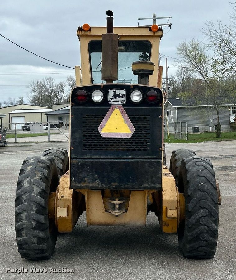 image for item EK2816 1979 John Deere 770-A motor grader