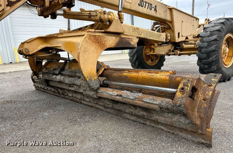 image for item EK2816 1979 John Deere 770-A motor grader