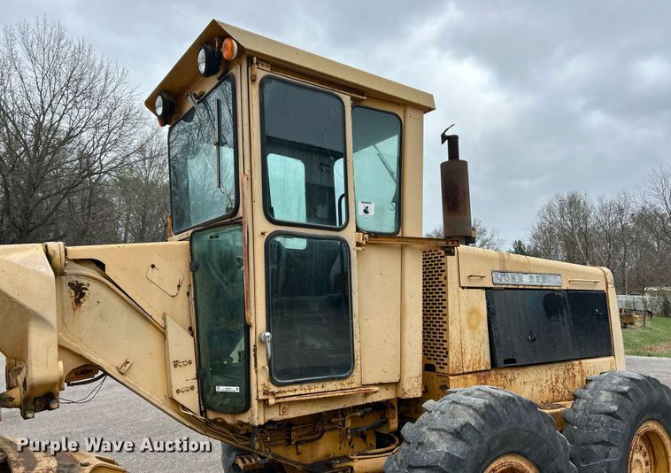 image for item EK2816 1979 John Deere 770-A motor grader