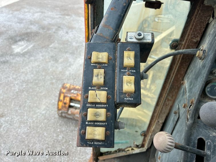 image for item EK2816 1979 John Deere 770-A motor grader