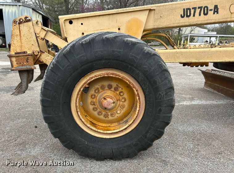 image for item EK2816 1979 John Deere 770-A motor grader