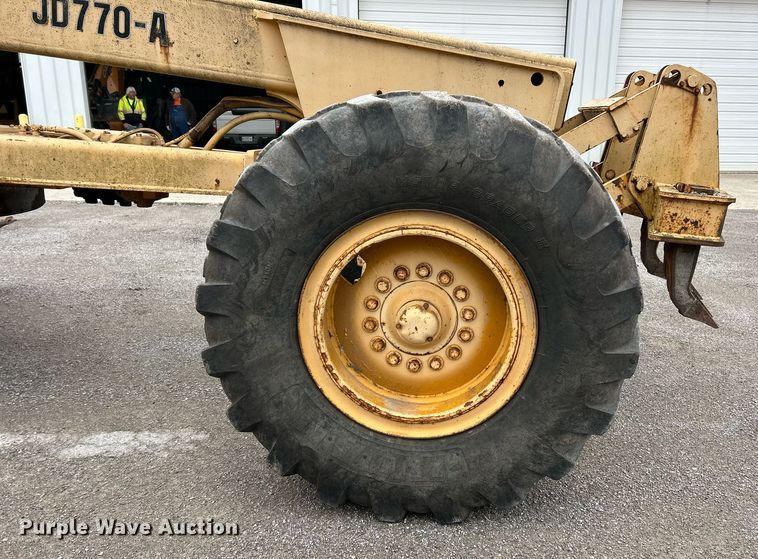 image for item EK2816 1979 John Deere 770-A motor grader