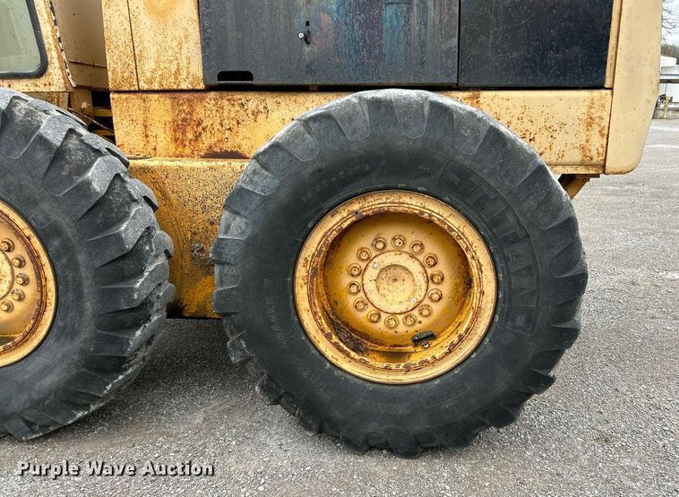 image for item EK2816 1979 John Deere 770-A motor grader