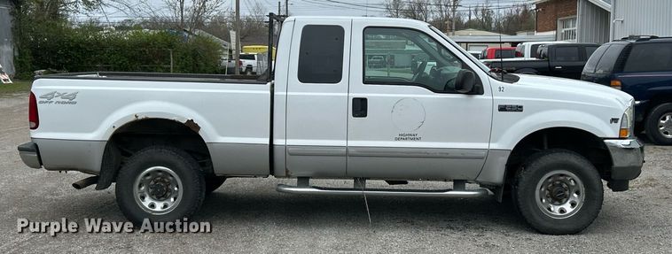 image for item EK2817 2002 Ford F250 Super Duty SuperCab pickup truck