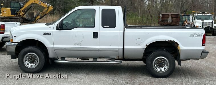 image for item EK2817 2002 Ford F250 Super Duty SuperCab pickup truck