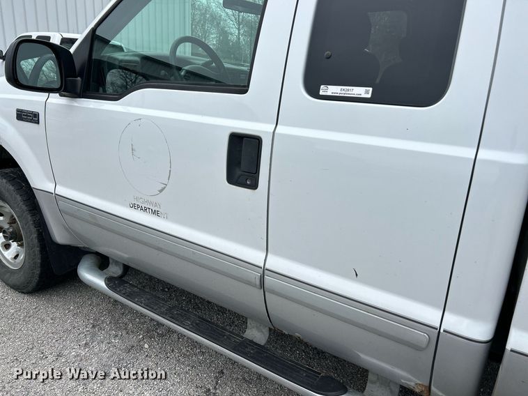 image for item EK2817 2002 Ford F250 Super Duty SuperCab pickup truck