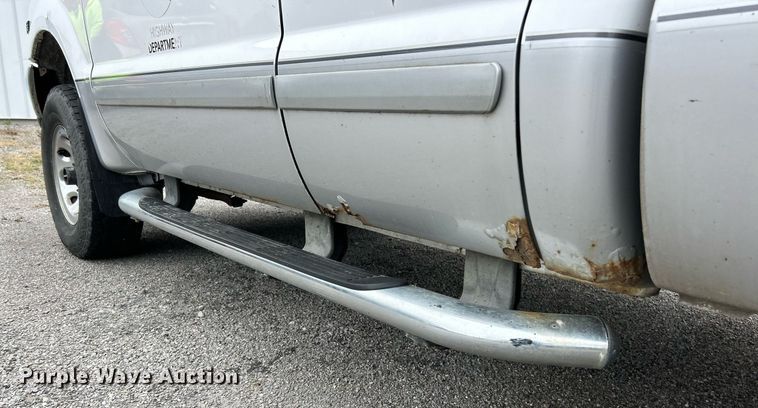 image for item EK2817 2002 Ford F250 Super Duty SuperCab pickup truck