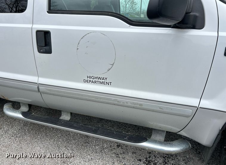 image for item EK2817 2002 Ford F250 Super Duty SuperCab pickup truck