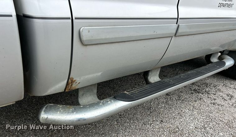 image for item EK2817 2002 Ford F250 Super Duty SuperCab pickup truck