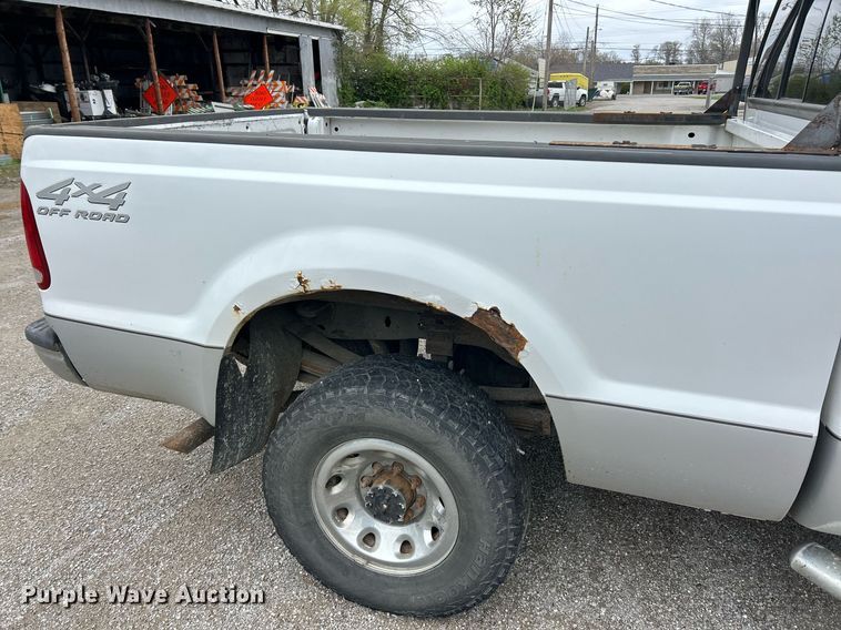 image for item EK2817 2002 Ford F250 Super Duty SuperCab pickup truck