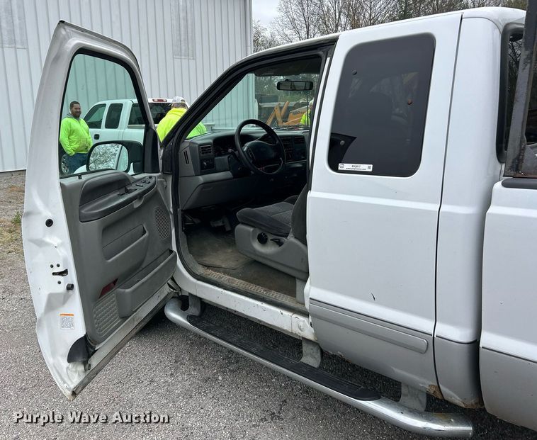 image for item EK2817 2002 Ford F250 Super Duty SuperCab pickup truck
