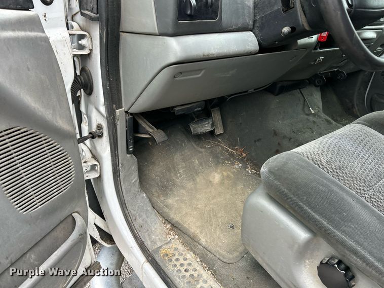 image for item EK2817 2002 Ford F250 Super Duty SuperCab pickup truck