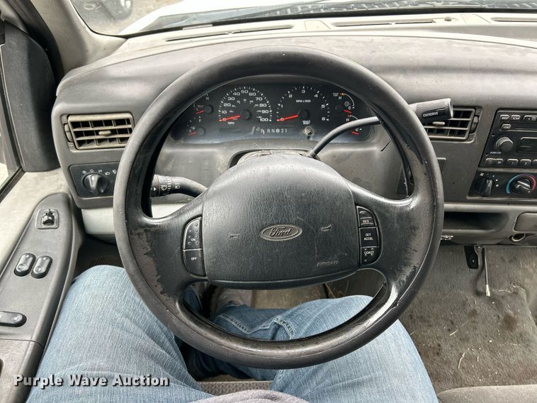 image for item EK2817 2002 Ford F250 Super Duty SuperCab pickup truck