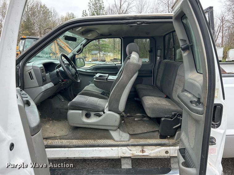 image for item EK2817 2002 Ford F250 Super Duty SuperCab pickup truck