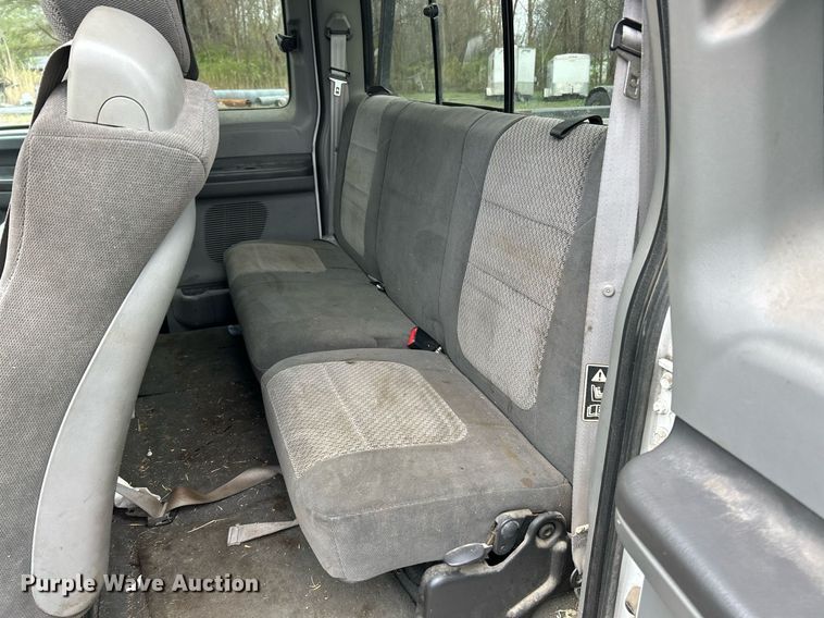 image for item EK2817 2002 Ford F250 Super Duty SuperCab pickup truck