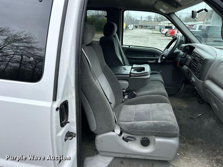 image for item EK2817 2002 Ford F250 Super Duty SuperCab pickup truck