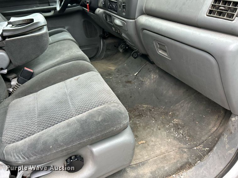 image for item EK2817 2002 Ford F250 Super Duty SuperCab pickup truck