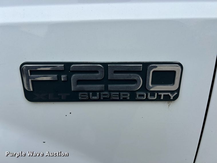 image for item EK2817 2002 Ford F250 Super Duty SuperCab pickup truck