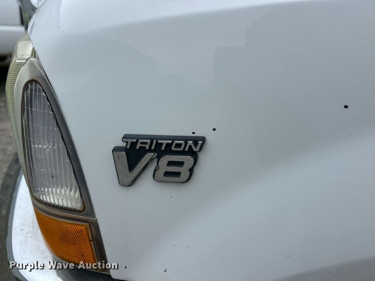 image for item EK2817 2002 Ford F250 Super Duty SuperCab pickup truck