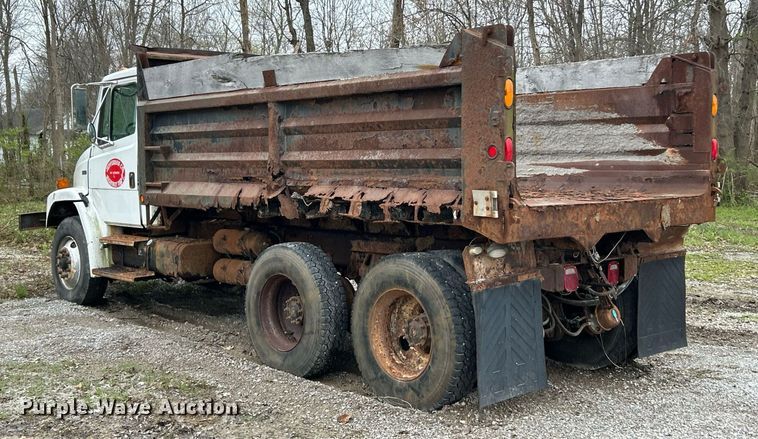 image for item EK2818 2000 Freightliner FL80 dump truck