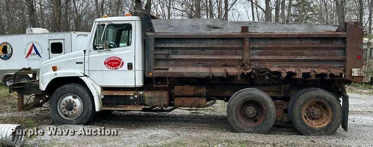 image for item EK2818 2000 Freightliner FL80 dump truck