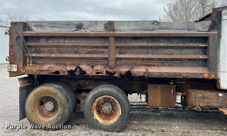 image for item EK2818 2000 Freightliner FL80 dump truck